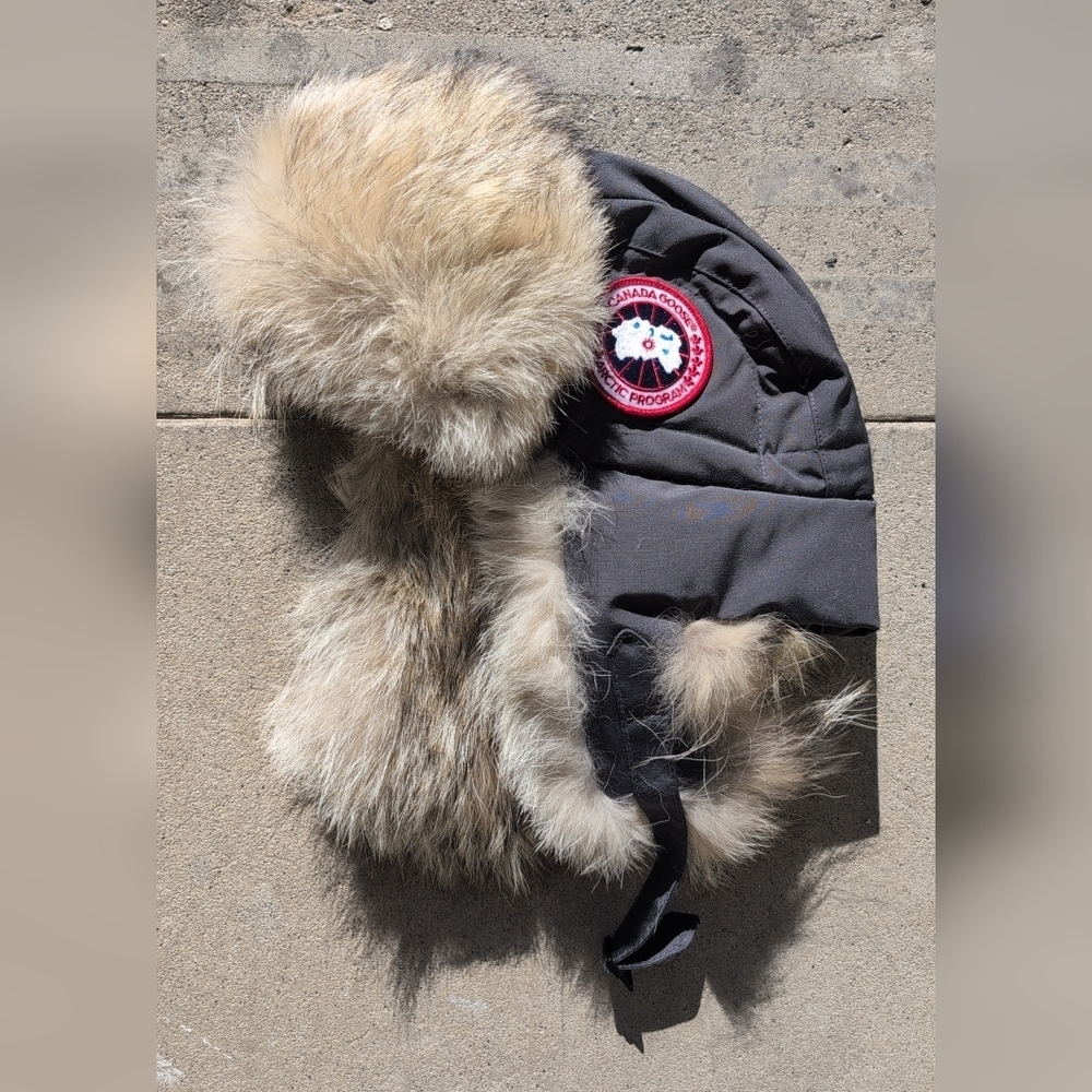 Canada Goose Aviator Gray Hat with Fur Trim Size L-XL NWOT